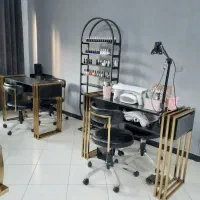 اجاره میزناخن وتخت مژه درسعادت اباد۳۵۰۰