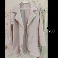 تعدادی لباس در حد نو