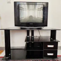 تلویزیون و میز تلویزیون