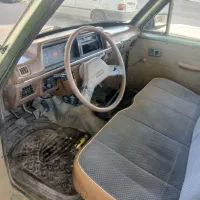 سلام ماشین سالم است شاستی سالم است و داخل سالم