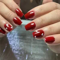 تخفیف کاشت ناخن تا دهم اردیبهشت