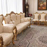مبل سلطنتی کلاسیک کرم و طلایی+ ناهارخوری ۱۲ نفره