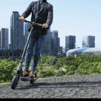 دور زدن با اسکوتر برقی