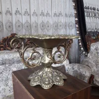 ظرف برنجی|کلکسیون اشیاء عتیقه|بروجرد, |دیوار