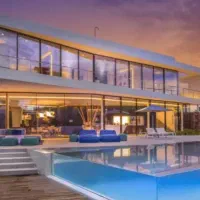 به یک خانوم  یا دانشجو برای نظافت منزل باحقوق خوب