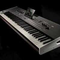 موزیک زنده با خواننده با مدیریت خسروبیگی