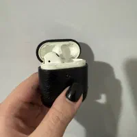 ایرپاد ۲ (یک عدد سمت چپ)