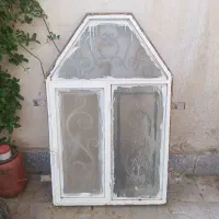 فروش سه عدد پنجره یک دربویک نردبان اهنی