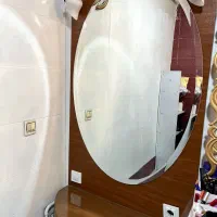 آینه دیواری و صندلی ارایشگاه|آرایشگاه و سالنهای زیبایی|شهریار, بکه|دیوار