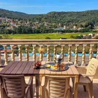 طبیعت خیره کننده جنگلهای هیرکانی وحساسیت در نظافت|اجارهٔ کوتاهمدت ویلا و باغ|شیرگاه, |دیوار