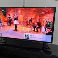 تلویزیون LED سامسونگ ۴۰ اینچ به همراه میز|تلویزیون و پروژکتور|اسلامشهر, باغ فیض|دیوار