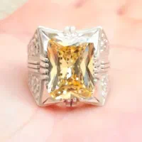 انگشتر های  یاقوت  ، موزانایت  و  زر گون