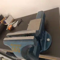 گیره صنعتی و میز کار