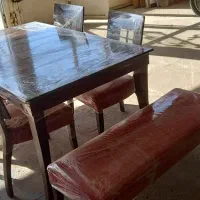 میز نهار خوری در حد صفر