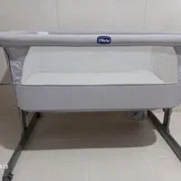 تخت کنار مادر چیکو