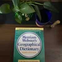 فرهنگ جغرافیایی مریام‌وبستر