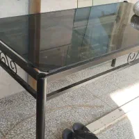 میز ناهارخوری فلزی