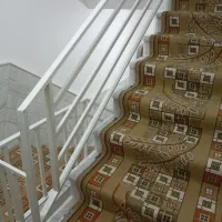 گلیم راه پله ۲۷ متر در حد نو