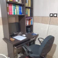 میز تحریر کتابخانه دار همراه با صندلی تمیز وسالم|میز تحریر و کامپیوتر|اصفهان, شیخ اشراق|دیوار