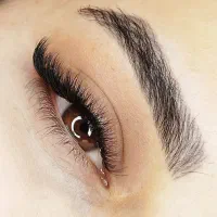 خدمات اکستنشن مژه با تخفیفات یلدایی و روز مادر