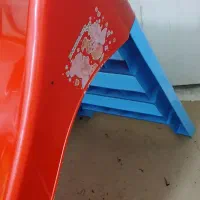 سرسره نو نو کنار بوده و دارای سه پله و محکم.