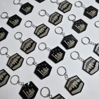 تولیدی دم کلیدی چوبی و پلکسی با حک لیزری طلایی و..