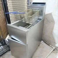 سرخ کن دین بسیار نو و یک عدد مه پاش ۴ونیم متری