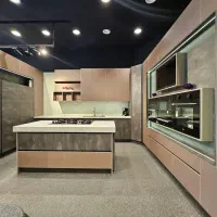 کابینت برجسته (دکور فروشگاه)