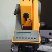 دوربین نقشه برداری زایس 3305 extra R55