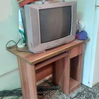 میز کامپیوتر و صندلی چرخدار درحد نو