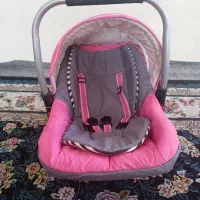 کریر نوزاد دختر