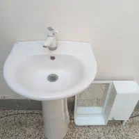 روشویی با باکس اینه و شیر اهرمی