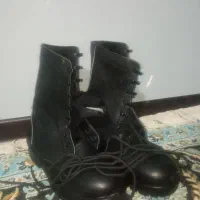 پوتین و لباس نظامی|لباس|شیراز, فرگاز|دیوار