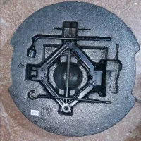 جای جک آزرا همراه با آچار و جک