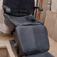 صندلی آرایشگاه و کولر آبی کوچک