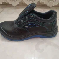 کفش ایمنی|کیف، کفش، کمربند|قم, امامزاده ابراهیم|دیوار