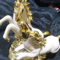 مجسم.اسبهای.عاشق