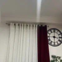 پرده حریر وکنار پرده ای کتان زرشکی