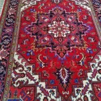 فرش دست باف تازه بریده شده ازدار