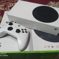 یک XBOX series Sدرحدآک با دسته اریجینال و کارتن