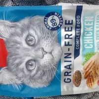 غذای خشک گربه و سگ