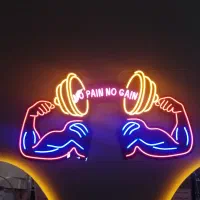 مربی باشگاه بدنسازی