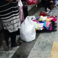 کارگر زن برای دستفروشی