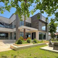 عمارت-مدرن-400-متری-سنددار-چهار-خوابه-استخردار