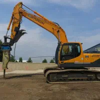 راننده بیل مکانیکی هستم