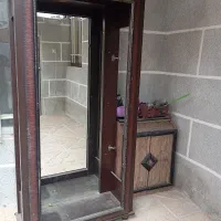 دراور زیبا به همراه آینه بزرگ