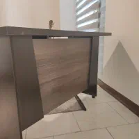 میز اداری و کارمندی