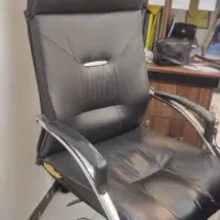 میز مدیریت و صندلی