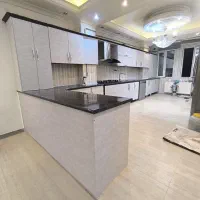 نصاب برچسب کابینت ( خدمات نصب دکوراسیون داخلی)