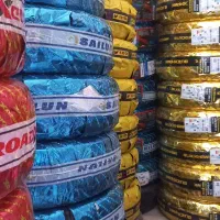 لاستیک وانت مزدا دور سفید